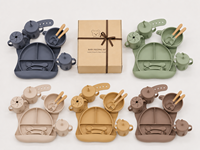 BPA-vrije kinderbestekset met aangepast logo, baby cadeau, geïsoleerde zuignapkom en -bord van roestvrij staal, siliconen babyvoedingsset