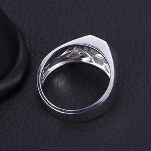 Anillo de Hombre de Oro de 10K con Moissanita de Corte Hexagonal, Joyería Personalizada - Product Image 4
