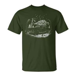 Camiseta clásica con diseño de árbol de Navidad en el techo, unisex, para adultos, verde bosque - Product Image 1