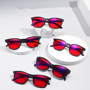 Nuovi Arrivi 2025 <span class=keywords><strong>Occhiali</strong></span> <span class=keywords><strong>con</strong></span> <span class=keywords><strong>Lenti</strong></span> Rosse per Uomo e Donna, Migliorano il Sonno, <span class=keywords><strong>Anti</strong></span> <span class=keywords><strong>Luce</strong></span> <span class=keywords><strong>Blu</strong></span> <span class=keywords><strong>con</strong></span> <span class=keywords><strong>Lenti</strong></span> Colorate Rosso Arancio - Product Image 6