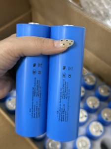 Cellules au lithium de haute qualité C40 3.2V 20Ah Lifepo4, cellules cylindriques rechargeables pour véhicules électriques - Product Image 2