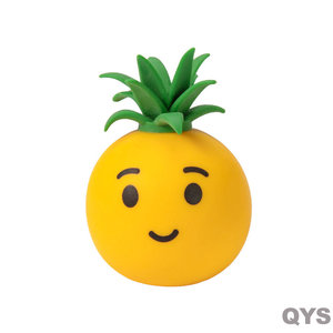 Balle anti-stress en mousse PU personnalisée QYS, forme ananas banane, jouet sensoriel souple pour cadeau - Product Image 2