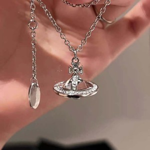 <span class=keywords><strong>Collana</strong></span> di Lusso con Ciondolo <span class=keywords><strong>Saturno</strong></span> Tridimensionale in Acciaio al Titanio Inalterabile e Cristallo Trasparente, Collane con Ciondolo di Tendenza - Product Image 4