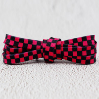 Lacets Coolstring 0,8 cm de largeur supplémentaire : Affirmez votre style avec des lacets à transfert thermique aux motifs drapeau à damier rouge et noir.