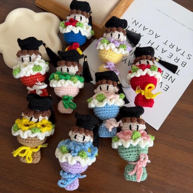 Creative Handmade Woven Rose Crochet Keychain Pendant Bouquet Graduation Doll Doctor's Doll DIY Accessories Souvenir Gift