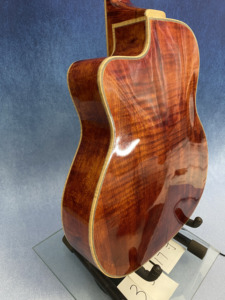 <span class=keywords><strong>Guitare</strong></span> acoustique gypsy artisanale Yunzhi de 16 pouces, corps creux en érable flammé, couleur originale, table en épicéa, finition ébène, micros H-S-S - Product Image 4