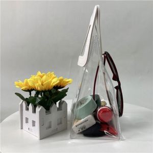 กระเป๋าแต่งหน้าพีวีซีใสขนาดใหญ่วัสดุพีวีซีแบบแบนนุ่มแบบรีดขึ้นรูปหนังสำหรับถุงซิปพลาสติกสำหรับเครื่องประดับพีวีซีแบบกำหนดเอง - Product Image 4