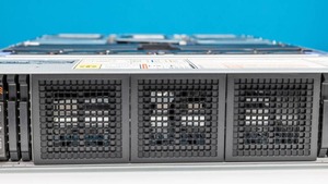 Modèle de serveur R770 nouvellement développé par ODM - Product Image 2