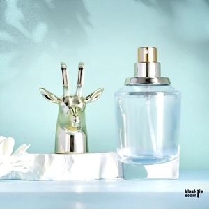 Flacon de parfum en verre de qualité supérieure en forme de tête de cerf, flacon pulvérisateur vide en cristal pour emballage de parfum, disponible à la vente - Product Image 2