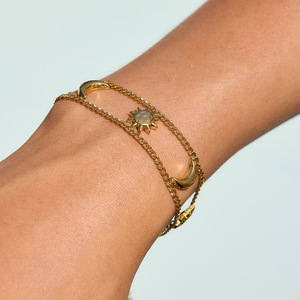 Bracelet soleil et lune, chaîne en or, design géométrique, bijoux unisexes - Product Image 4