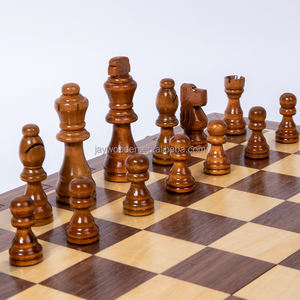 29: مجموعة الشطرنج الخشبية المحمولة الحديثة القابلة للطي داخل الحفلات الترفيهية لعبة تستخدم منحوتة يدويًا في الحفلات الترفيهية الداخلية - Product Image 4