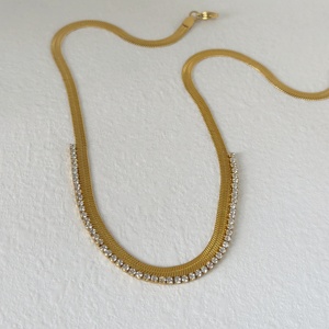 2023 Dazan Otoño Invierno caliente nuevo 18K Pvd chapado en oro acero inoxidable pulido 5a circón señora flecos hoja espiga collar - Product Image 5