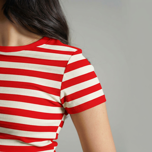 T-shirt en tricot à manches courtes et col rond rayé rouge et crème pour femme MERITORIOUS INTERNATIONAL, style décontracté, toutes saisons - Product Image 5