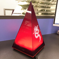 Acryl-LED-Pyramide mit Beleuchtung, Vierseitige Konische Desktop-Leuchtbox-Dekorationen