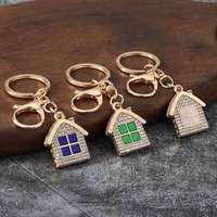 Porte-clés maison en strass, alliage de zinc plaqué or, cadeau de pendaison de crémaillère, anneau porte-clés, fermoir mousqueton, breloque de sac, mini pendentif maison