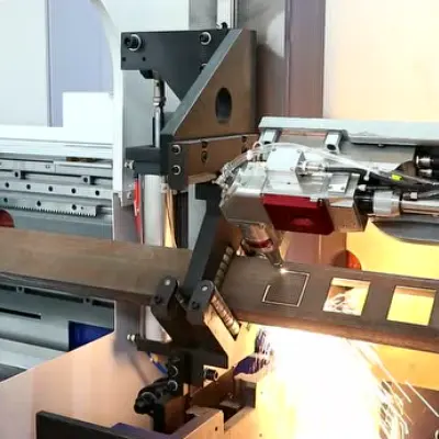 Laser engraver e taglierina taglio laser tubo del laser del metallo taglierina