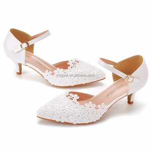 <span class=keywords><strong>Scarpe</strong></span> da <span class=keywords><strong>sposa</strong></span> in pizzo bianco con tacco sottile sandali a punta a tacco medio basso <span class=keywords><strong>scarpe</strong></span> da <span class=keywords><strong>sposa</strong></span> per spose e abiti da <span class=keywords><strong>sposa</strong></span> - Product Image 3