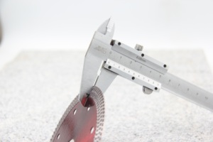 Lame de <span class=keywords><strong>scie</strong></span> diamantée de 350 mm pour la découpe de pierre, lame diamantée segmentée pour la découpe de granit, marbre et béton - Product Image 5