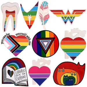 Coole Mode bunte LGBT-Flagge Liebe Herz Cartoon Zahn Regenbogen Brosche