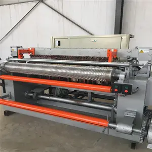 Automatic electric galvanized wire weld mesh making machine in roll