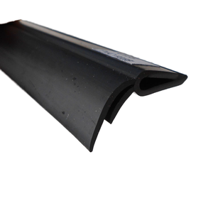 Bande d'étanchéité universelle pour seuil inférieur <span class=keywords><strong>de</strong></span> <span class=keywords><strong>porte</strong></span> <span class=keywords><strong>de</strong></span> <span class=keywords><strong>garage</strong></span> en caoutchouc résistant aux intempéries bricolage remplacement du dénudage - Product Image 3