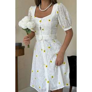 Vestido Vintage de Corte A con Cuello Cuadrado y Bordado Amarillo en Tela Tejida, para Uso Diario Informal, con Cintura Natural - Product Image 1