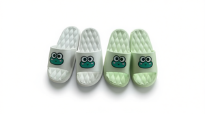 Pantoufles de dessin animé en forme de grenouille pour hommes et femmes, semelle antidérapante en EVA, pour la maison, usage intérieur, blanc, vert, taille 36 à 41 - Product Image 1