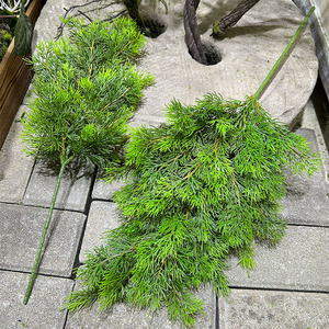 Ramas de árbol de Navidad ultra realistas de pino, ciprés, arborvitae y pino Kumara, con hojas y agujas de plástico artificial de primera calidad. - Product Image 4