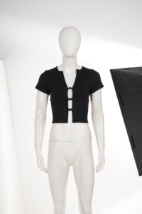 Haut court en tricot côtelé noir pour femme, manches courtes, col en V, avec bouton nœud chinois, nouveau style chinois, haut décontracté - Product Image 6