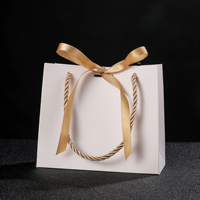 Sacs en papier d'emballage de luxe personnalisés avec logo imprimé, recyclables, pour vêtements, chaussures, chaussettes, cadeaux, avec poignée en ruban