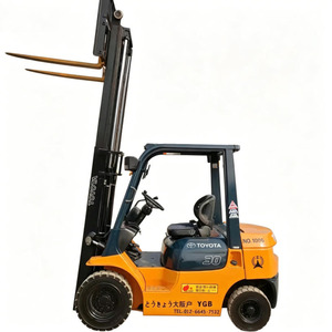Chariot élévateur TOYOTA FD30 d'occasion d'origine japonaise en bon état, 3 tonnes, testé et certifié, faible nombre d'heures (0-2000), très demandé avec déplaceur latéral - Product Image 1