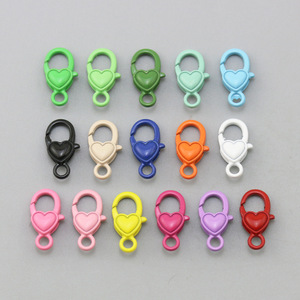 Accessoires de bricolage Métal Peinture Couleur Amour Porte-clés <span class=keywords><strong>petite</strong></span> <span class=keywords><strong>taille</strong></span> Fermoir mousqueton en forme de coeur Crochet pour sac de <span class=keywords><strong>téléphone</strong></span> - Product Image 2