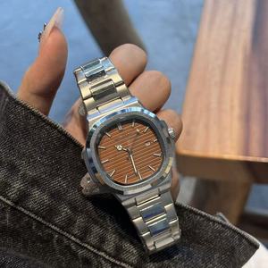 Orologio da Uomo Classico di Alta Qualità MSTIANQ in Acciaio Inossidabile, Elegante Orologio al Quarzo con Calendario e Impermeabile - Product Image 4