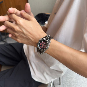 Reloj de Cuarzo para Hombre de Lujo Estilo Y2K con Esfera Analógica en Forma de Garra de <span class=keywords><strong>Demonio</strong></span>, Diseño Único Resistente al Agua - Product Image 5