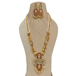Ensemble collier et boucles d'oreilles longs en moissanite plaqué or de qualité supérieure, style antique, pour collection de mariage. - Product Image 2