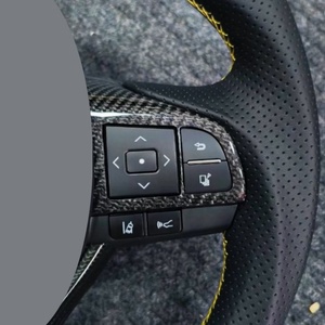 พวงมาลัยคาร์บอนไฟเบอร์หุ้มหนังแท้แบบเจาะรูสำหรับรถ Lexus NX รุ่นปี 2014-2019 ขนาด 35 มม. จาก J Auto Customized - Product Image 2