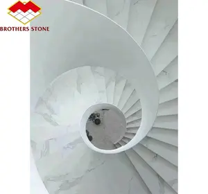 Moderne Luxus-Kunststeine Schrittwand weiß gesinterte Steinplatten für Boden Treppenlauf