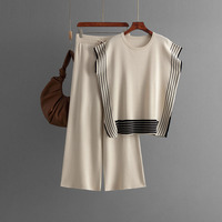 Ensemble de Mode Tricoté pour Femme : Costume Raffiné, Tricot Ample et Pantalon Rayé à Jambe Large