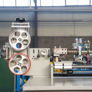 Avvolgimento automatico della <span class=keywords><strong>bobina</strong></span> del <span class=keywords><strong>cavo</strong></span> da 7.5kw e avvolgitrice per filo elettrico - Product Image 3