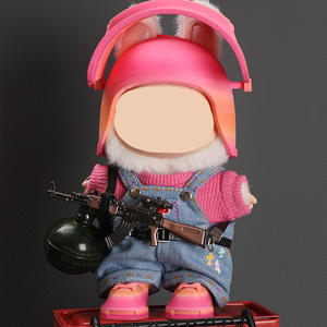 سترة تكتيكية بلاستيكية مصنوعة يدويًا بنمط حروف أبجدية للدمى بحجم 17 سم تشمل خوذة صغيرة وأحذية - Product Image 4