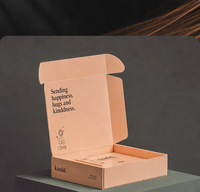Boîte cadeau pliable en carton doux au toucher avec estampage à chaud, boîte en papier laminé mat pour l'emballage de marques de détail