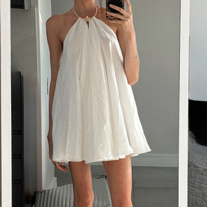 เดรสทรงเอลายดอกไม้ฝรั่งเศสประดับห่วงโลหะ ดีไซน์หรูหราทันสมัย เหมาะสำหรับวันหยุดพักผ่อนและงานปาร์ตี้ - Product Image 5