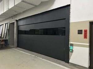 Villa en acier galvanisé au design moderne Portes <span class=keywords><strong>de</strong></span> <span class=keywords><strong>garage</strong></span> sectionnelles isolantes à enroulement automatique Caractéristique antivol <span class=keywords><strong>de</strong></span> surface finie - Product Image 6