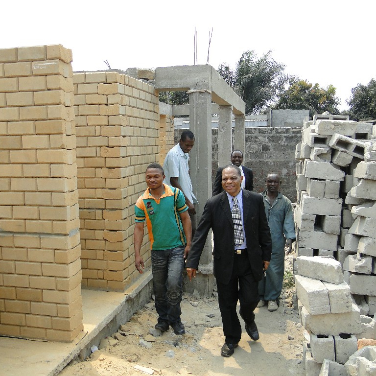 Gagnez de l'argent à la maison QMR2-45 des idées de petites entreprises Block Brick Making Machine Emplois à temps partiel dans le travail à domicile Machine à blocs creux