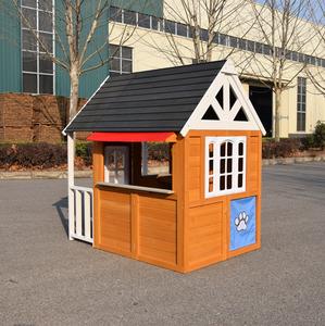 Casa de Juegos de Madera para Niños al Aire Libre con Techo de Asfalto Negro, Puerta Roja y Porche Blanco, Casa de Juegos Infantil Resistente - Product Image 4