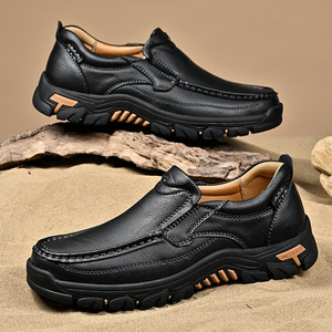Mocassins pour hommes en cuir PU style rétro britannique, chaussures décontractées d'affaires à enfiler, semelle en caoutchouc, doublure en peluche, motif uni - Product Image 2