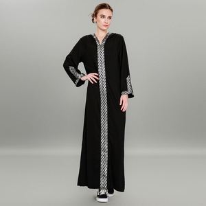 K384 Vêtement islamique à manches longues pour femmes musulmanes, robe longue noire unie, abaya modeste, best-seller - Product Image 4