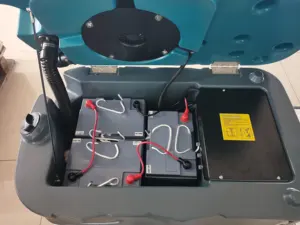 360 derece elektrikli Spin Scrubber otomatik araba yıkama akülü elektrikli süpürge sokak temizleyici binmek-on Scrubber sahip Motor pompa PLC