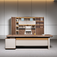 Bureau de direction haut de gamme de luxe léger, design en L, en bois, avec rangement armoire/tiroirs, bureau imposant et élégant