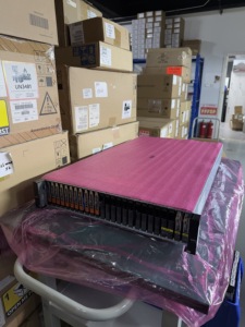 Dell EMC PowerStore 1000T, Dell Technologies, Boîtier de base : 2U, Vingt-cinq emplacements pour disques NVMe 2,5 pouces Dell EMC PowerStore 1000T Dell - Product Image 1